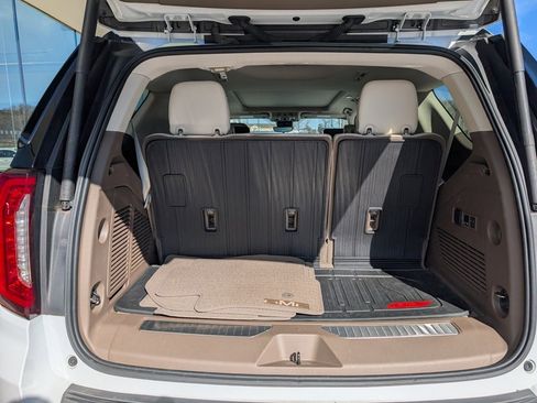 Used 2023 GMC Yukon Denali w/ Advanced Technology Package image 32