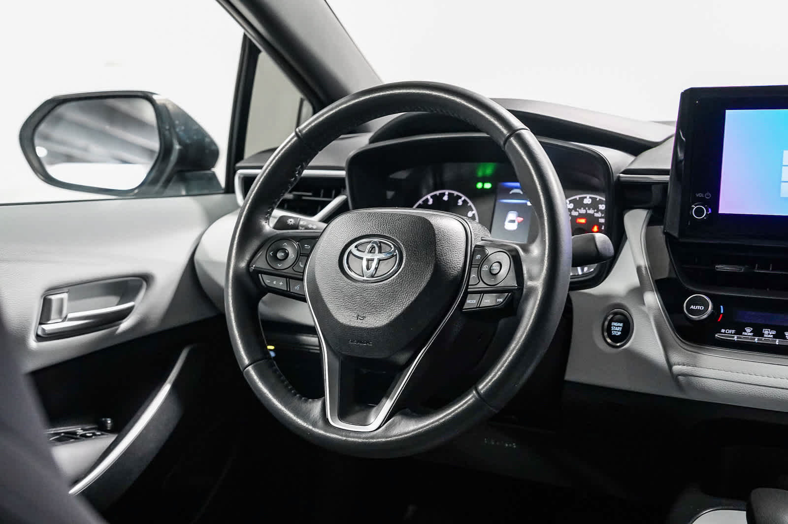 Used 2024 Toyota Corolla SE FWD image 15