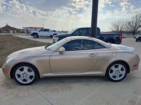 Used 2005 Lexus SC 430 Convertible image 2