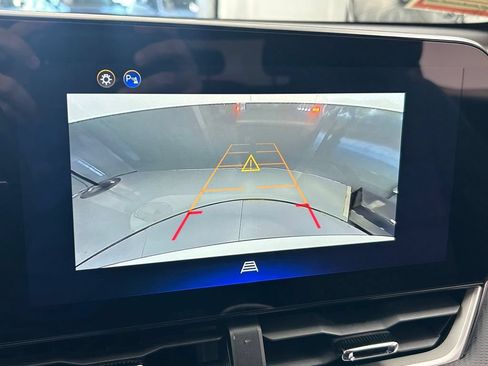 Used 2025 Chevrolet Equinox LT FWD image 36