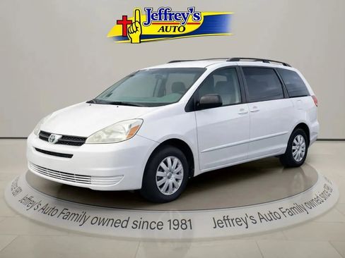 Used 2005 Toyota Sienna CE image 1