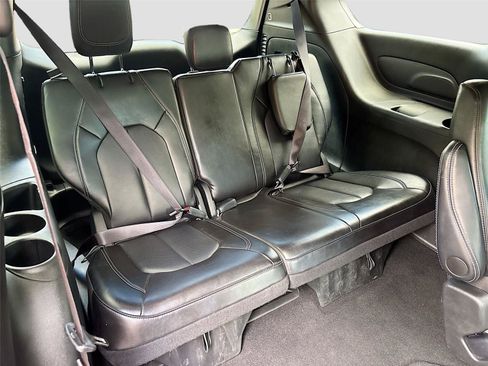 Used 2025 Chrysler Pacifica Select FWD image 27