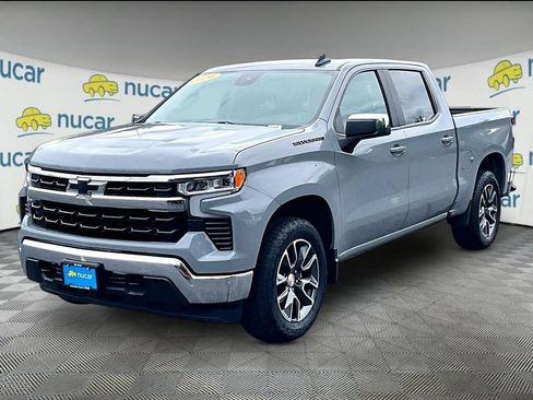 Used 2024 Chevrolet Silverado 1500 LT AWD/4WD image 3