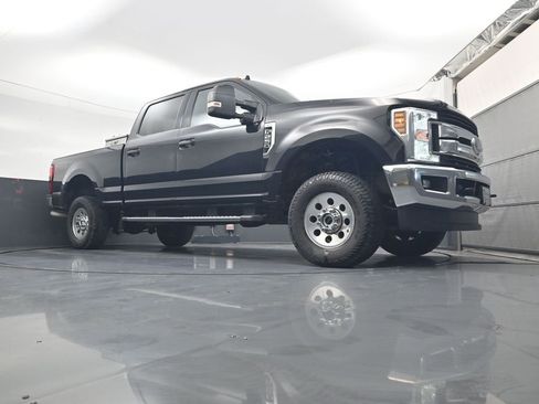 Used 2019 Ford F250 XLT w/ XLT Value Package image 18