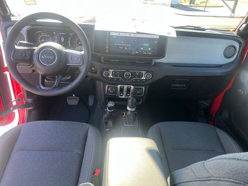 Used 2025 Jeep Wrangler Sport image 19