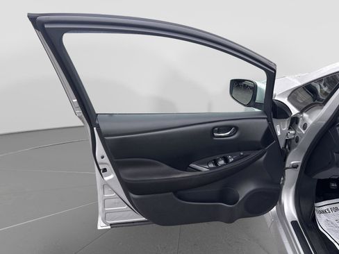 Used 2020 Nissan Leaf SV w/ SV All Weather Package FWD image 12