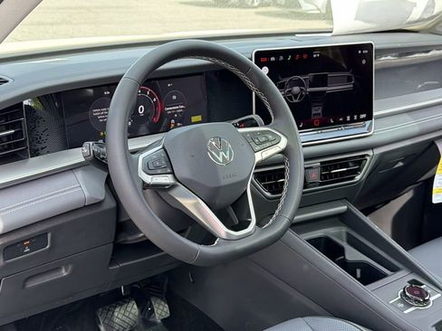 New 2026 Volkswagen Tiguan SE FWD image 27
