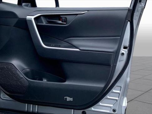 Certified 2025 Toyota RAV4 LE FWD image 22