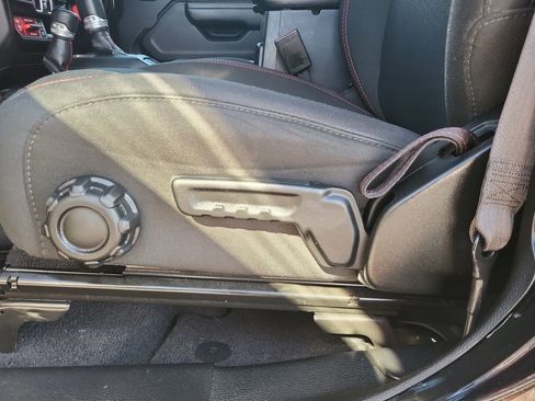 Used 2022 Jeep Gladiator Rubicon w/ Trailer Tow Package image 13