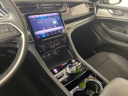 Used 2023 Jeep Grand Cherokee Trailhawk w/ Luxury Tech Group III image 16