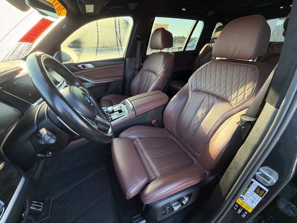 Used 2021 BMW X7 M50i w/ Dynamic Handling Package AWD/4WD image 13