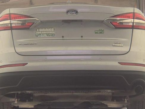 Used 2020 Ford Fusion SE image 6