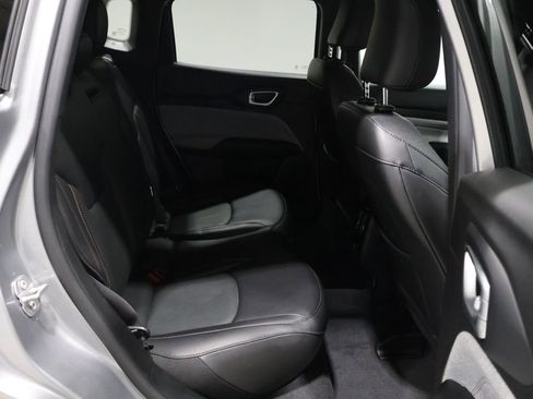 Used 2023 Jeep Compass Latitude image 21