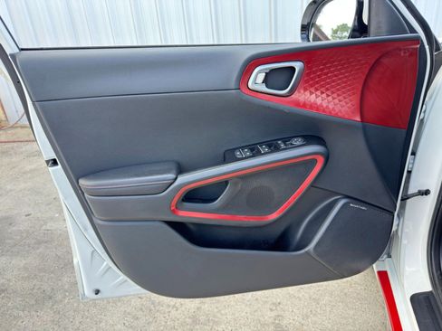 Used 2022 Kia Soul Turbo image 37