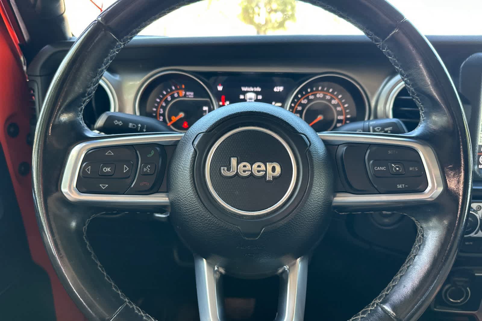 Used 2020 Jeep Gladiator Overland AWD/4WD image 25