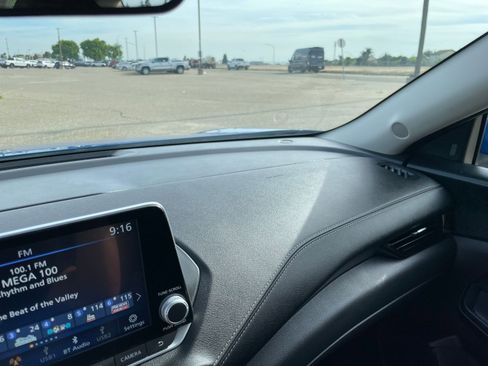 Used 2025 Nissan Sentra SV image 34