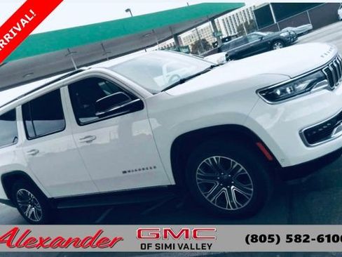 Used 2023 Jeep Wagoneer L Series II image 1