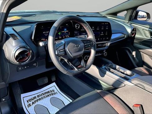 Certified 2025 Chevrolet Equinox EV RS AWD/4WD image 13