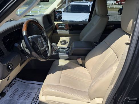 Used 2015 Lincoln Navigator 4WD w/ Equipment Group 101A Reserve image 13
