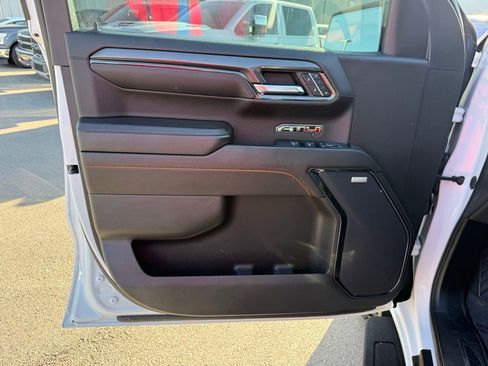 Used 2024 GMC Sierra 1500 AT4 w/ Technology Package AWD/4WD image 10