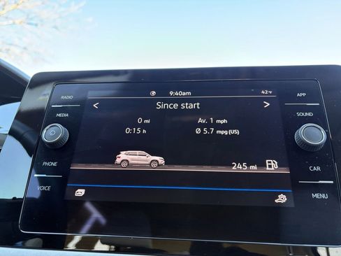 Used 2025 Volkswagen Taos SE image 8