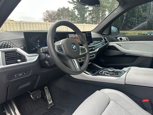 Used 2025 BMW X5 M60i w/ Executive Package image 19