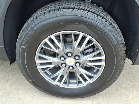 Used 2026 Chevrolet Traverse LT FWD image 7