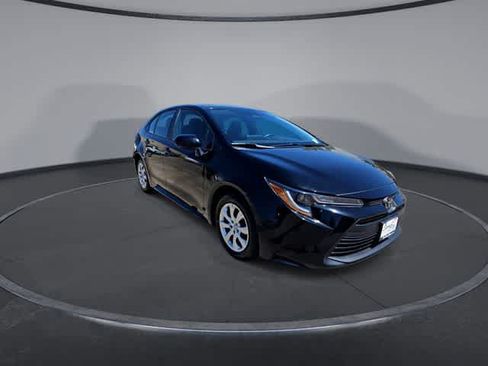 Used 2024 Toyota Corolla LE FWD image 2