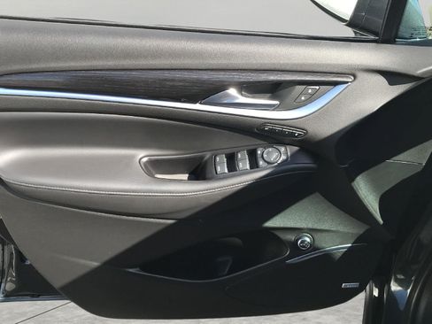 Used 2019 Buick Enclave Avenir w/ Avenir Technology Package AWD/4WD image 32