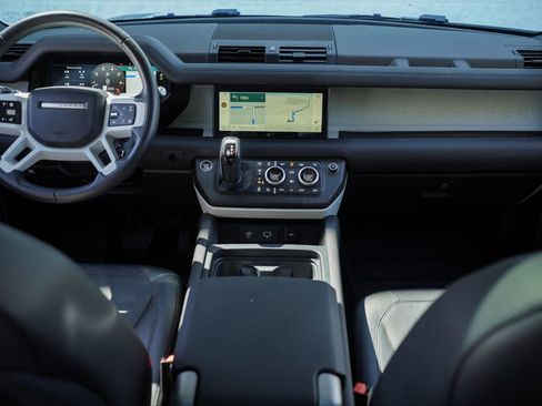 Used 2024 Land Rover Defender 110 S image 19