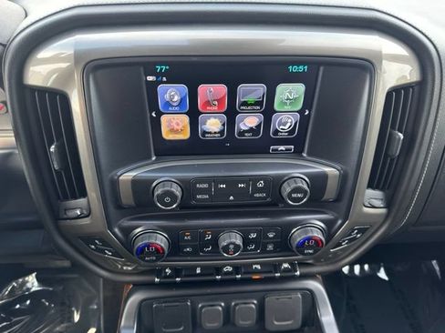 Used 2018 Chevrolet Silverado 1500 High Country AWD/4WD image 17
