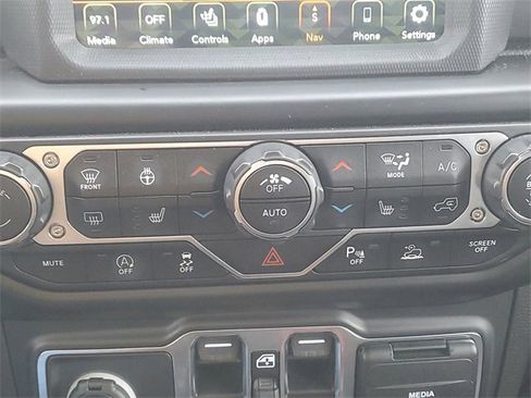 Used 2022 Jeep Gladiator Overland image 18