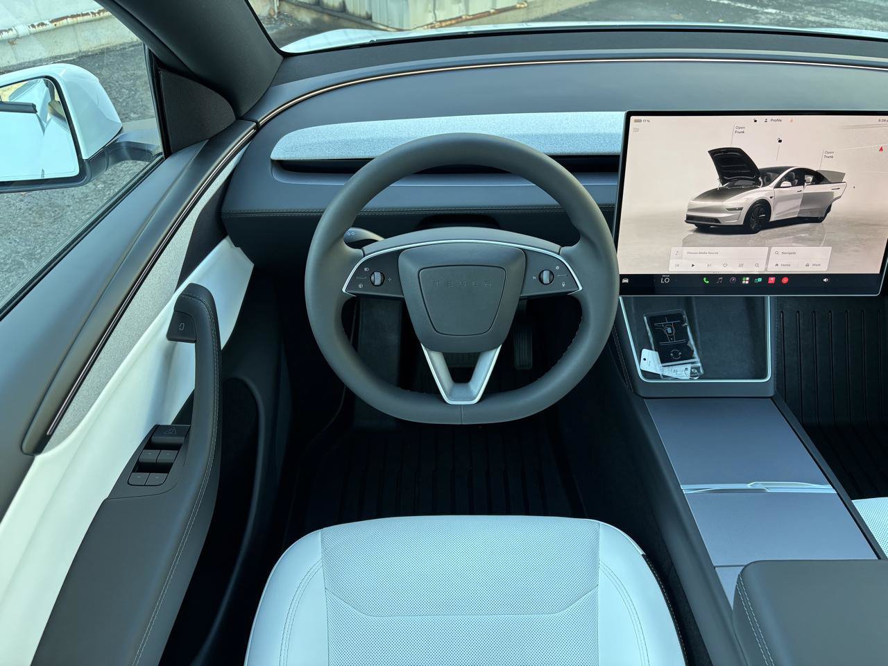 Used 2026 Tesla Model Y Long Range AWD/4WD image 4