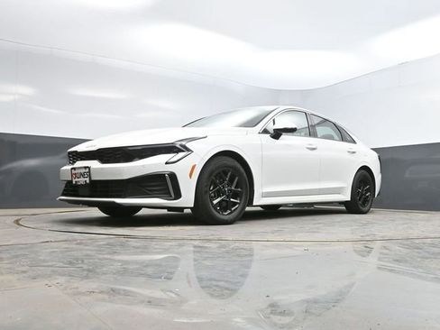 Used 2025 Kia K5 LXS FWD image 47