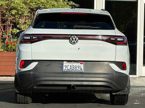Used 2022 Volkswagen ID.4 Pro image 5