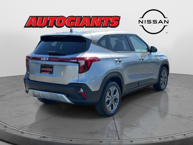 Used 2024 Kia Seltos LX AWD/4WD image 4