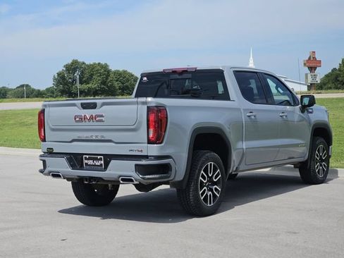Used 2024 GMC Sierra 1500 AT4 w/ Technology Package AWD/4WD image 7