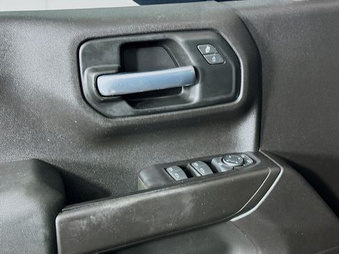 Used 2019 Chevrolet Silverado 1500 Custom w/ Custom Max Trailering Package AWD/4WD image 15