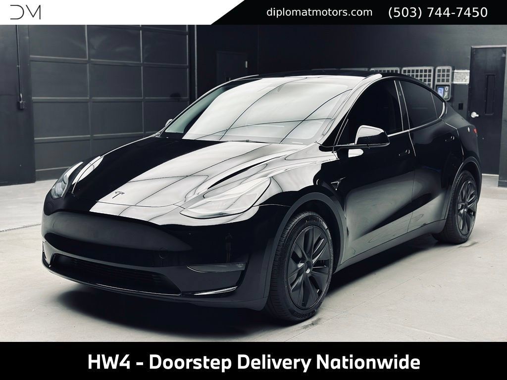 Used 2024 Tesla Model Y Long Range AWD/4WD image 1