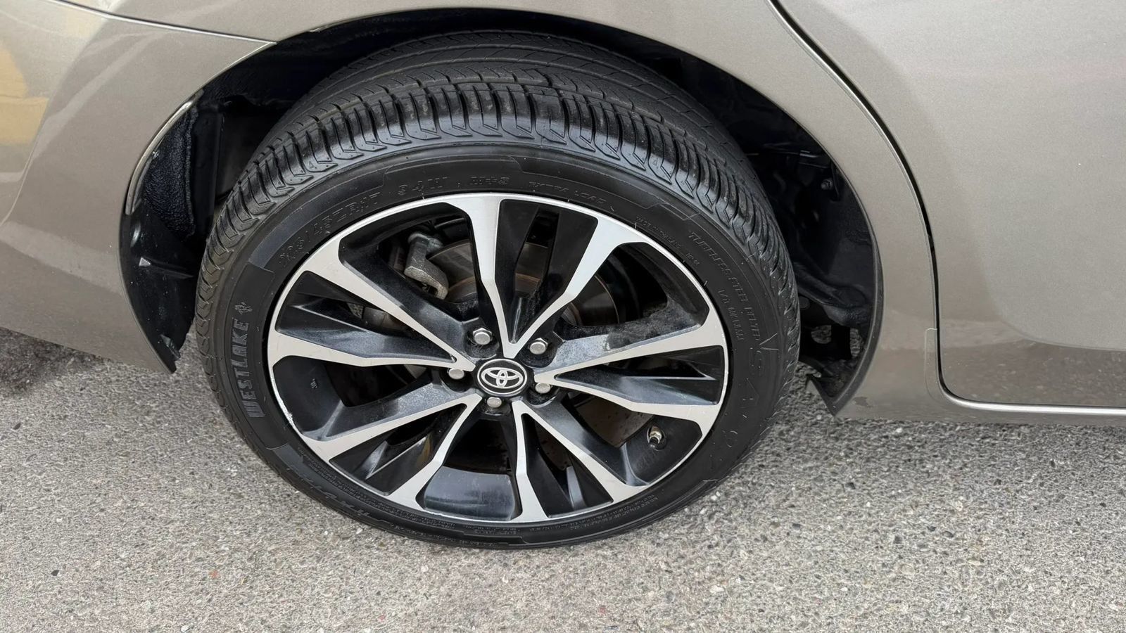 Used 2019 Toyota Corolla SE FWD image 21