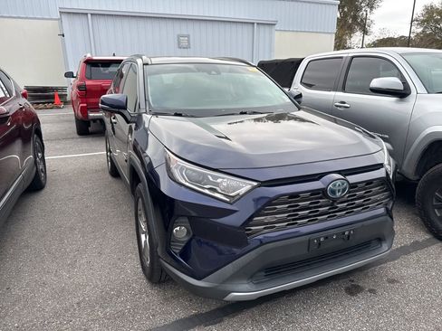 Used 2021 Toyota RAV4 Limited image 3