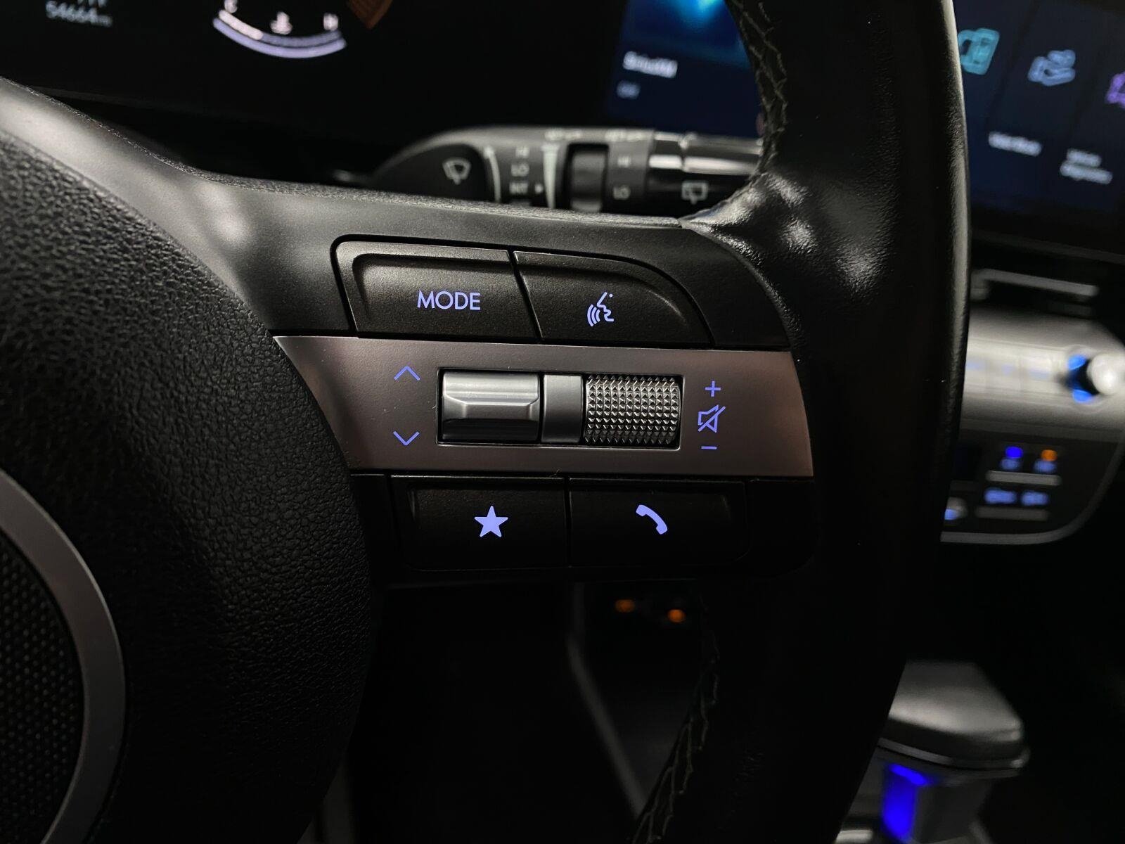Certified 2024 Hyundai Kona SEL AWD/4WD image 16
