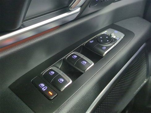 Used 2024 Kia Telluride SX w/ Towing Package image 33