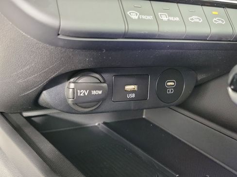 New 2025 Hyundai Elantra SEL image 18