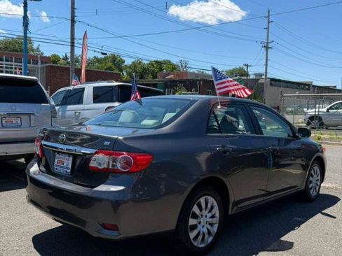 Used 2013 Toyota Corolla LE FWD image 3