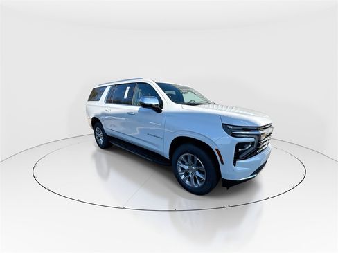 New 2026 Chevrolet Suburban Premier image 2