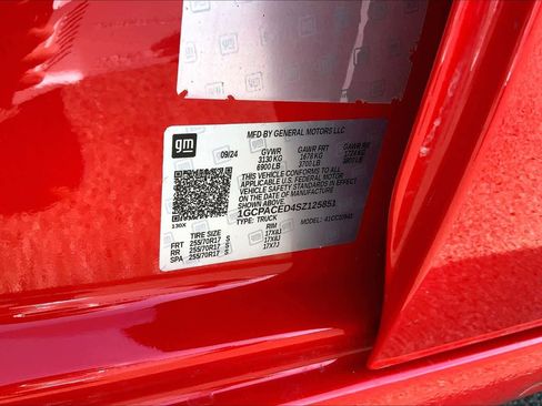 Used 2025 Chevrolet Silverado 1500 LT image 30