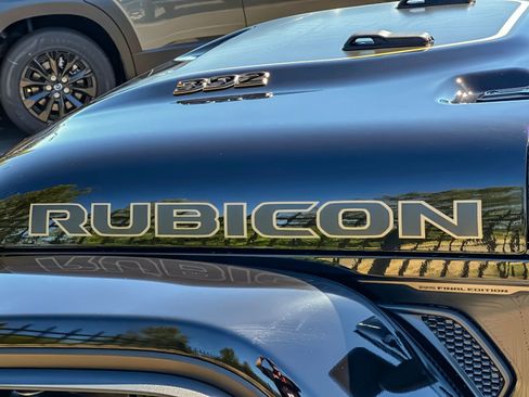Used 2025 Jeep Wrangler Unlimited Rubicon 392 AWD/4WD image 27