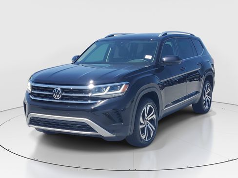 Used 2023 Volkswagen Atlas SEL AWD/4WD image 3