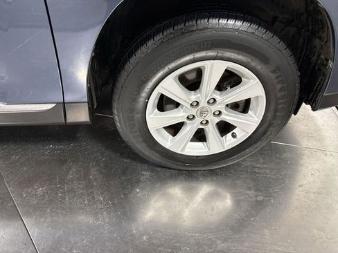 Used 2011 Toyota Highlander 4WD image 14